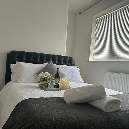 Вилла Experience London With Easy Бромли Экстерьер фото